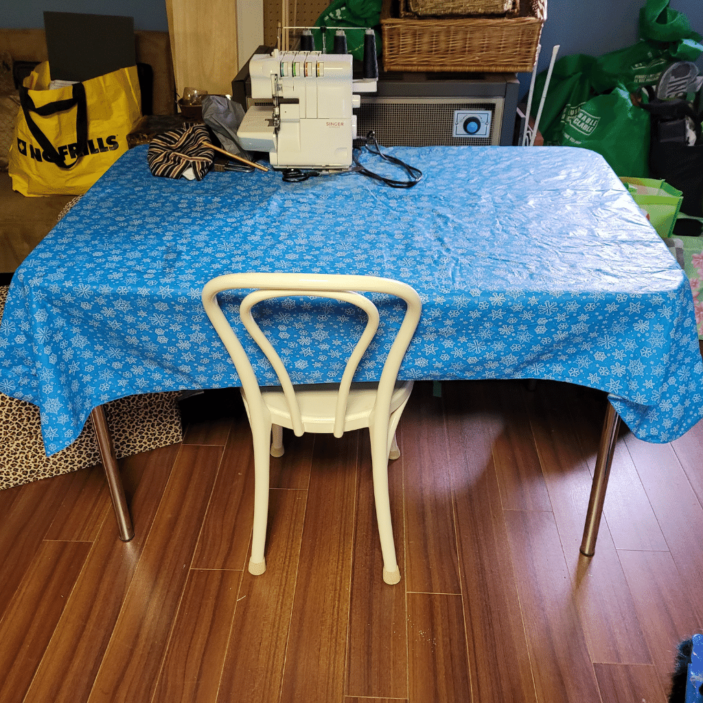 table is clutter free